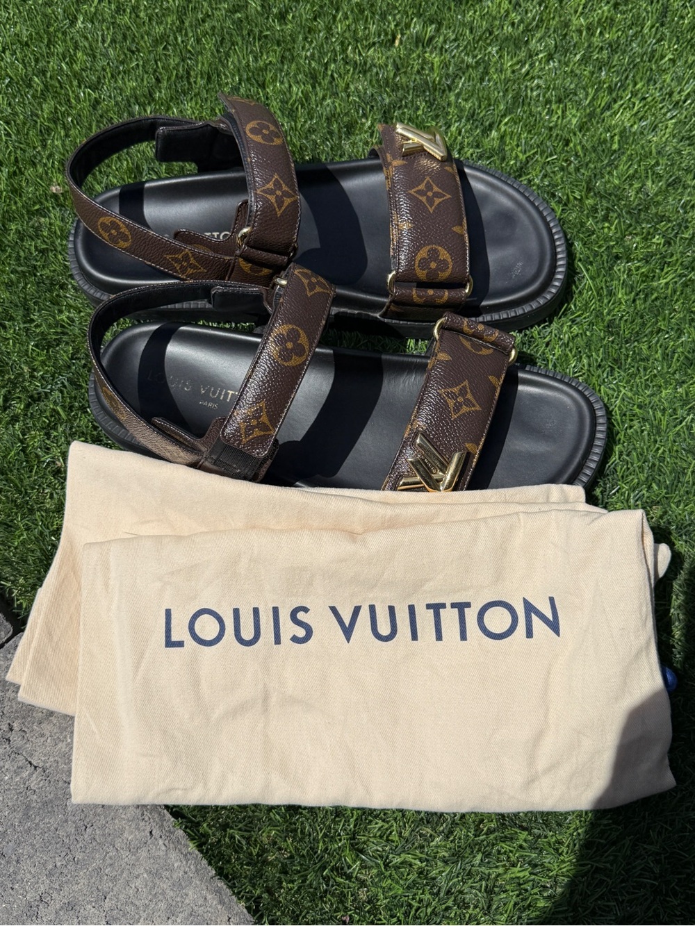 Louis Vuitton Sunset Flat Comfort Sandal - Picture 2 of 8